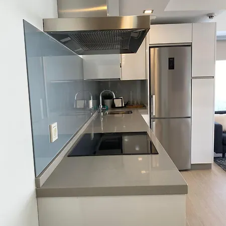 Brisa Puerto Marina בנאלמדנה